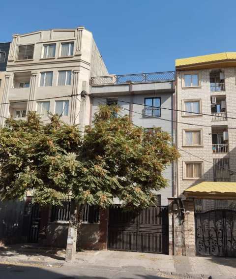 مارلیک کرج 50 متر بدون پارکینگ و انباری ده متر حیاط خلوت