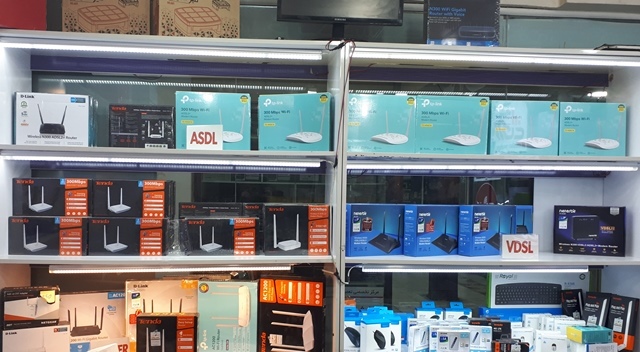 فروش اینترنت ایرانسل و انواع مودم ،5G ،4G،Adsl وTD.LTD طبقه اول بازار بزرگ اهواز به مدیریت روحانی